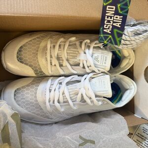 Varsity ascend air cheer shoes NWT